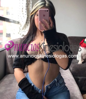 señorita alegre, divertida y súper cariñosa.